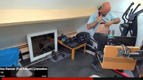 Snapshot of bazzz_8 chatting on 10-24-25, 05:20 bazzz_8 online show from 10-24-25, 05:20