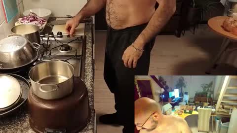 Snapshot of bazzz_8 chatting on 12-01-25, 04:34 bazzz_8 online show from 12-01-25, 04:34