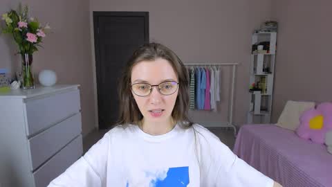 Snapshot of bb_lourels_ chatting on 03-28-26, 02:05 Lourel I will be here on and online show from 03-28-26, 02:05