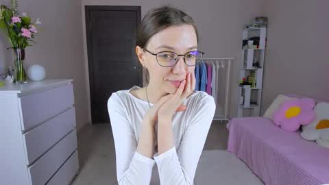 Snapshot of bb_lourels_ chatting on 03-29-26, 02:06 Lourel I will be here on and online show from 03-29-26, 02:06