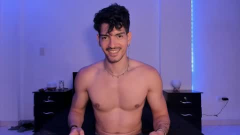 Snapshot of bbbeachboy chatting on 12-20-24, 09:50 Valentino online show from 12-20-24, 09:50