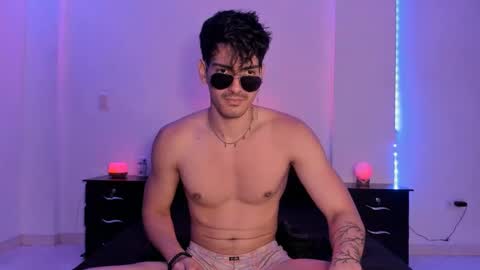 Snapshot of bbbeachboy chatting on 01-05-25, 09:03 Valentino online show from 01-05-25, 09:03