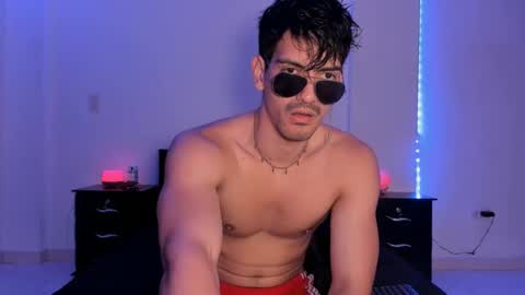 Snapshot of bbbeachboy chatting on 01-06-25, 09:11 Valentino online show from 01-06-25, 09:11