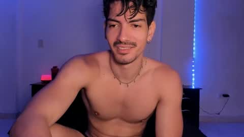 Snapshot of bbbeachboy chatting on 01-10-25, 06:49 Valentino online show from 01-10-25, 06:49