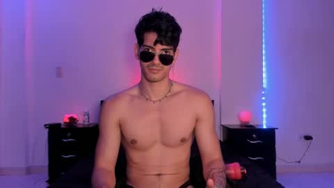 Snapshot of bbbeachboy chatting on 01-14-25, 09:30 Valentino online show from 01-14-25, 09:30