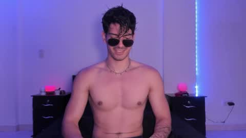 Snapshot of bbbeachboy chatting on 01-16-25, 09:19 Valentino online show from 01-16-25, 09:19