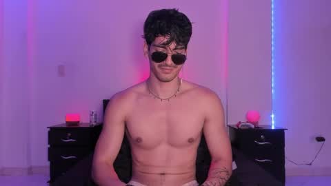 Snapshot of bbbeachboy chatting on 01-18-25, 03:31 Valentino online show from 01-18-25, 03:31