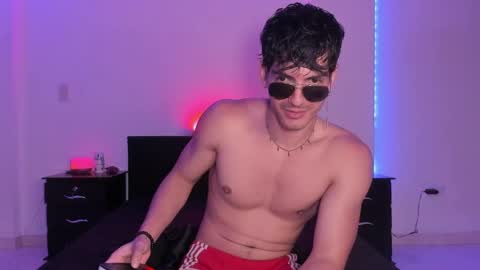 Snapshot of bbbeachboy chatting on 01-22-25, 12:38 Valentino online show from 01-22-25, 12:38