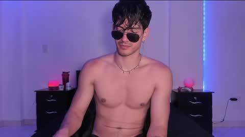 Snapshot of bbbeachboy chatting on 01-22-25, 09:10 Valentino online show from 01-22-25, 09:10