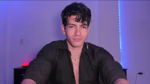 Snapshot of bbbeachboy chatting on 01-25-25, 12:27 Valentino online show from 01-25-25, 12:27