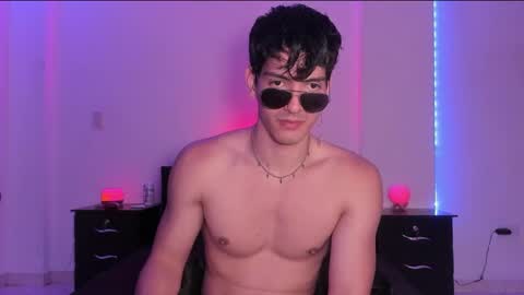 Snapshot of bbbeachboy chatting on 01-25-25, 09:14 Valentino online show from 01-25-25, 09:14