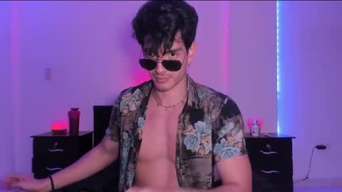 Snapshot of bbbeachboy chatting on 01-26-25, 09:07 Valentino online show from 01-26-25, 09:07