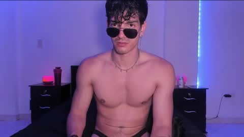 Snapshot of bbbeachboy chatting on 01-27-25, 03:15 Valentino online show from 01-27-25, 03:15