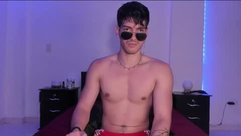 Snapshot of bbbeachboy chatting on 02-17-25, 09:30 Valentino online show from 02-17-25, 09:30