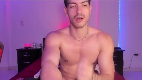 Snapshot of bbbeachboy chatting on 02-21-25, 12:16 Valentino online show from 02-21-25, 12:16