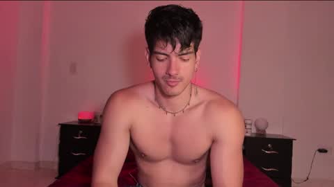 Snapshot of bbbeachboy chatting on 03-07-25, 09:17 Valentino online show from 03-07-25, 09:17