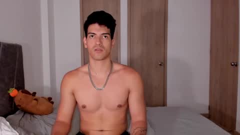 Snapshot of bbbeachboy chatting on 09-23-25, 11:30 Valentino online show from 09-23-25, 11:30