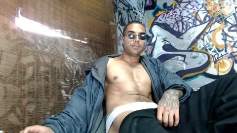 Snapshot of bbc_monster1 chatting on 03-08-25, 02:51 Justin online show from 03-08-25, 02:51