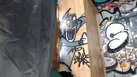 Snapshot of bbc_monster1 chatting on 03-10-26, 08:14 Justin online show from 03-10-26, 08:14