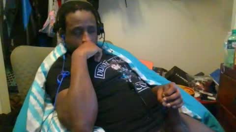 Snapshot of bbc_rocker chatting on 02-16-25, 06:43 rocker n queen online show from 02-16-25, 06:43