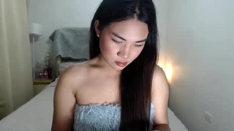 Snapshot of bbghur22 chatting on 11-13-25, 02:43 sweetsy online show from 11-13-25, 02:43