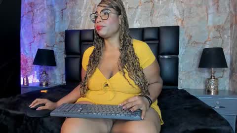 Snapshot of bbwlatina01 chatting on 11-20-25, 12:11 Bbwlatina01 online show from 11-20-25, 12:11