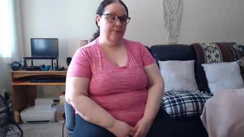 Julie online show from 04-19-26, 06:10