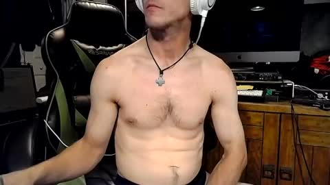 Snapshot of bchillin28 chatting on 05-14-26, 01:01 bchillin28 online show from 05-14-26, 01:01