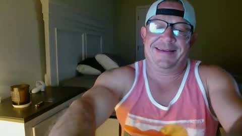 Snapshot of bdon1977 chatting on 09-09-25, 02:33 bdon1977 online show from 09-09-25, 02:33