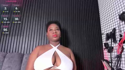 Snapshot of bdsm_ebony chatting on 03-10-26, 10:53 Tanisha online show from 03-10-26, 10:53