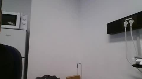 Snapshot of bdsm_s chatting on 06-22-26, 06:10 bdsm_s online show from 06-22-26, 06:10