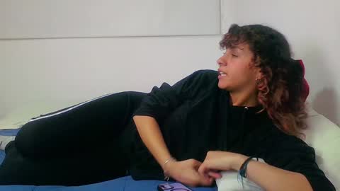 Snapshot of be_sinners chatting on 12-18-24, 02:32 Sara  Juan online show from 12-18-24, 02:32