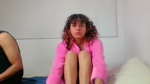 Snapshot of be_sinners chatting on 12-18-24, 06:21 Sara  Juan online show from 12-18-24, 06:21