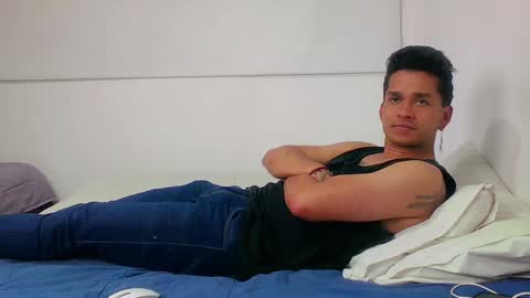 Snapshot of be_sinners chatting on 12-19-24, 01:28 Sara  Juan online show from 12-19-24, 01:28
