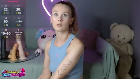 Snapshot of bea_doll chatting on 06-13-26, 02:53 Bea online show from 06-13-26, 02:53