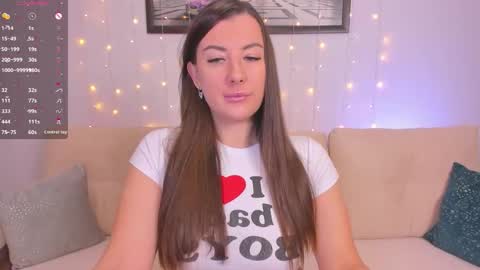 Snapshot of beachcrazy chatting on 11-30-25, 07:12 Lola online show from 11-30-25, 07:12