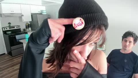 beaniebaby2 online show from 04-28-26, 03:39