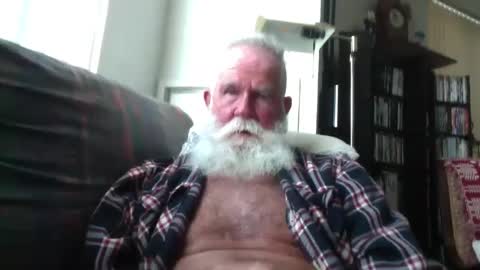 Snapshot of beardbushy chatting on 09-23-25, 03:59 beardbushy online show from 09-23-25, 03:59