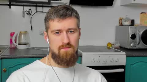 Snapshot of bearded_legend chatting on 12-20-25, 11:01 Zeus online show from 12-20-25, 11:01