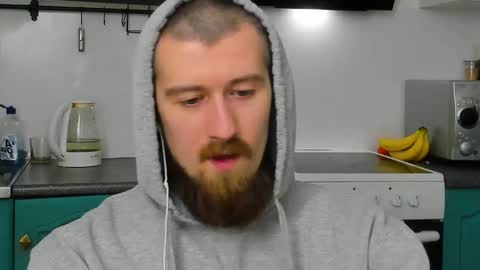 Snapshot of bearded_legend chatting on 02-06-26, 12:37 Zeus online show from 02-06-26, 12:37
