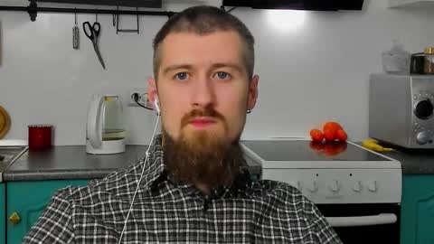Snapshot of bearded_legend chatting on 02-24-26, 01:25 Zeus online show from 02-24-26, 01:25