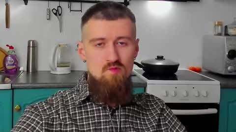 Snapshot of bearded_legend chatting on 02-25-26, 12:26 Zeus online show from 02-25-26, 12:26