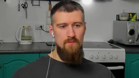 Snapshot of bearded_legend chatting on 03-02-26, 11:00 Zeus online show from 03-02-26, 11:00