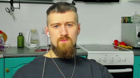 Snapshot of bearded_legend chatting on 03-17-26, 10:24 Zeus online show from 03-17-26, 10:24