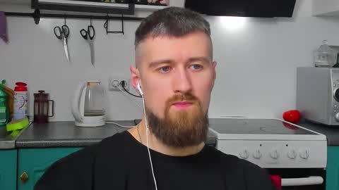 Snapshot of bearded_legend chatting on 03-26-26, 11:21 Zeus online show from 03-26-26, 11:21