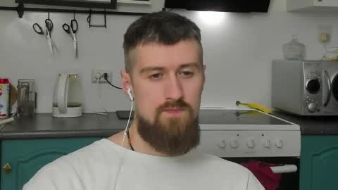 Snapshot of bearded_legend chatting on 03-31-26, 08:20 Zeus online show from 03-31-26, 08:20