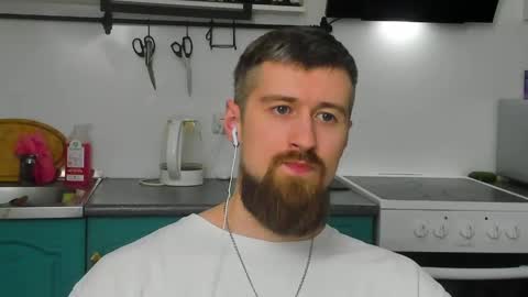 Snapshot of bearded_legend chatting on 04-21-26, 02:51 Zeus online show from 04-21-26, 02:51
