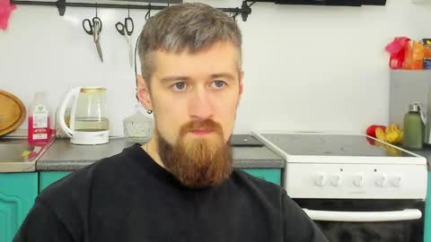 Snapshot of bearded_legend chatting on 04-26-26, 12:14 Zeus online show from 04-26-26, 12:14