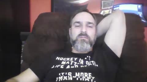Snapshot of beardedambition chatting on 12-18-24, 02:10 beardedambition online show from 12-18-24, 02:10