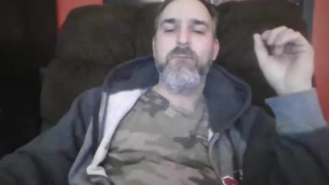 Snapshot of beardedambition chatting on 12-20-24, 03:25 beardedambition online show from 12-20-24, 03:25